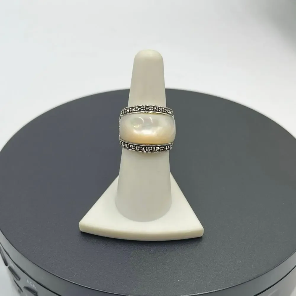 Sterling Silver 925‎ Cream Mother of Pearl and Marcasite Ring Sz 7.25